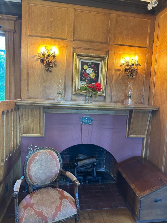 Prior Castle Inn Victoria Luaran gambar