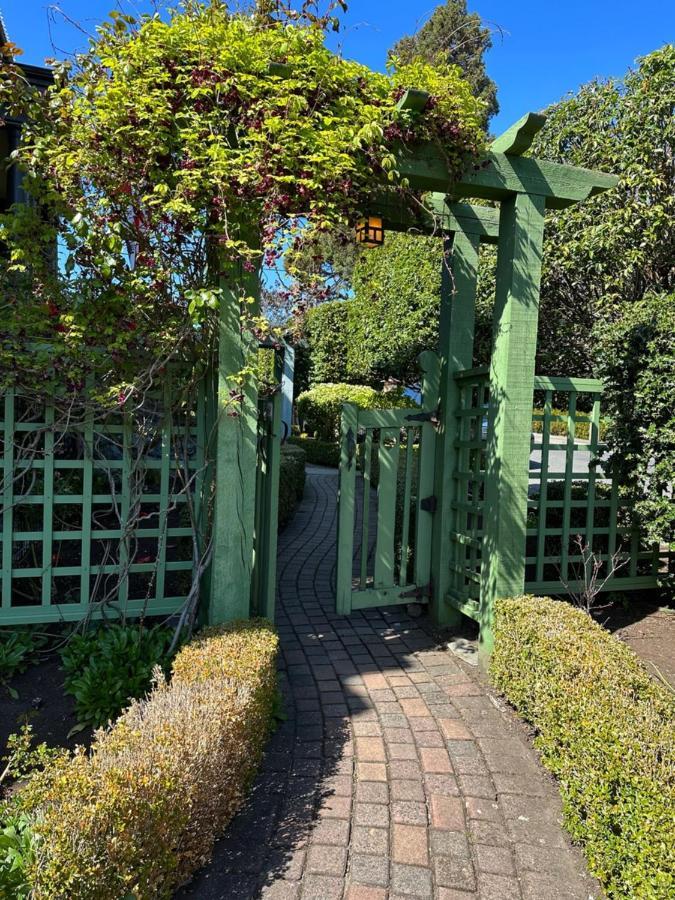 Prior Castle Inn Victoria Luaran gambar
