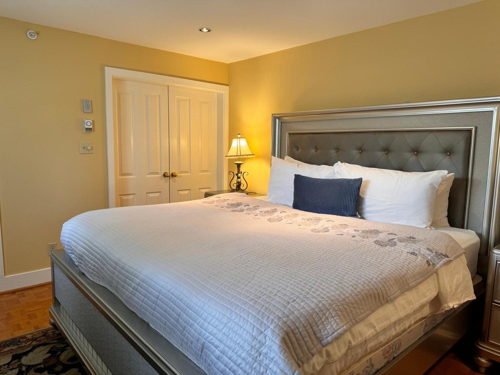 Prior Castle Inn Victoria Luaran gambar